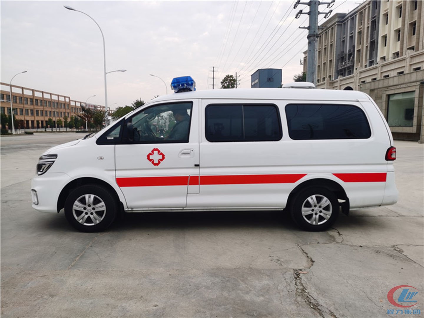 國六東風(fēng)風(fēng)行救護(hù)車