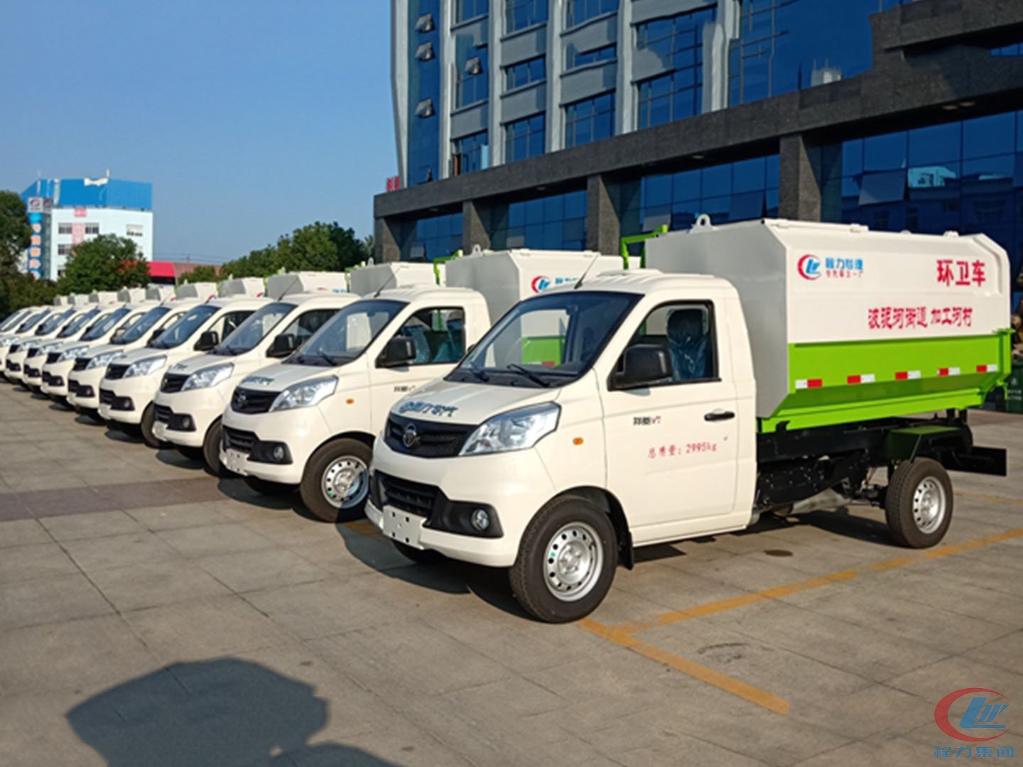 程力集團(tuán)國(guó)六福田掛桶垃圾車(chē)批量發(fā)車(chē)