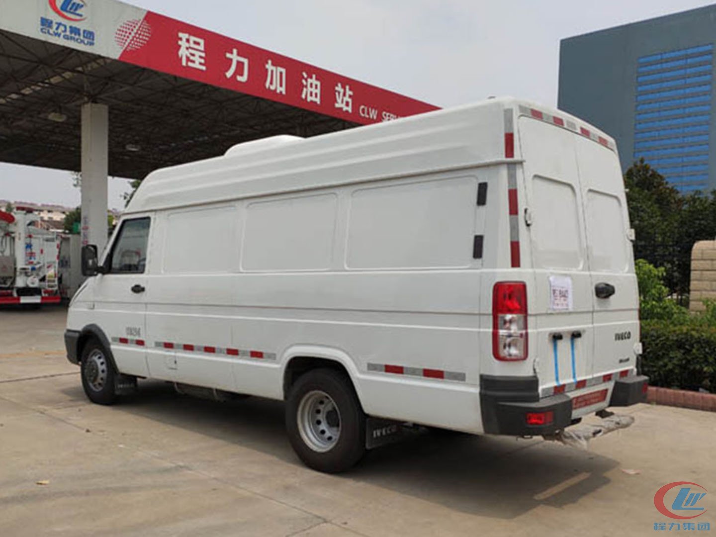 南京依維柯冷藏車(chē)側(cè)面圖