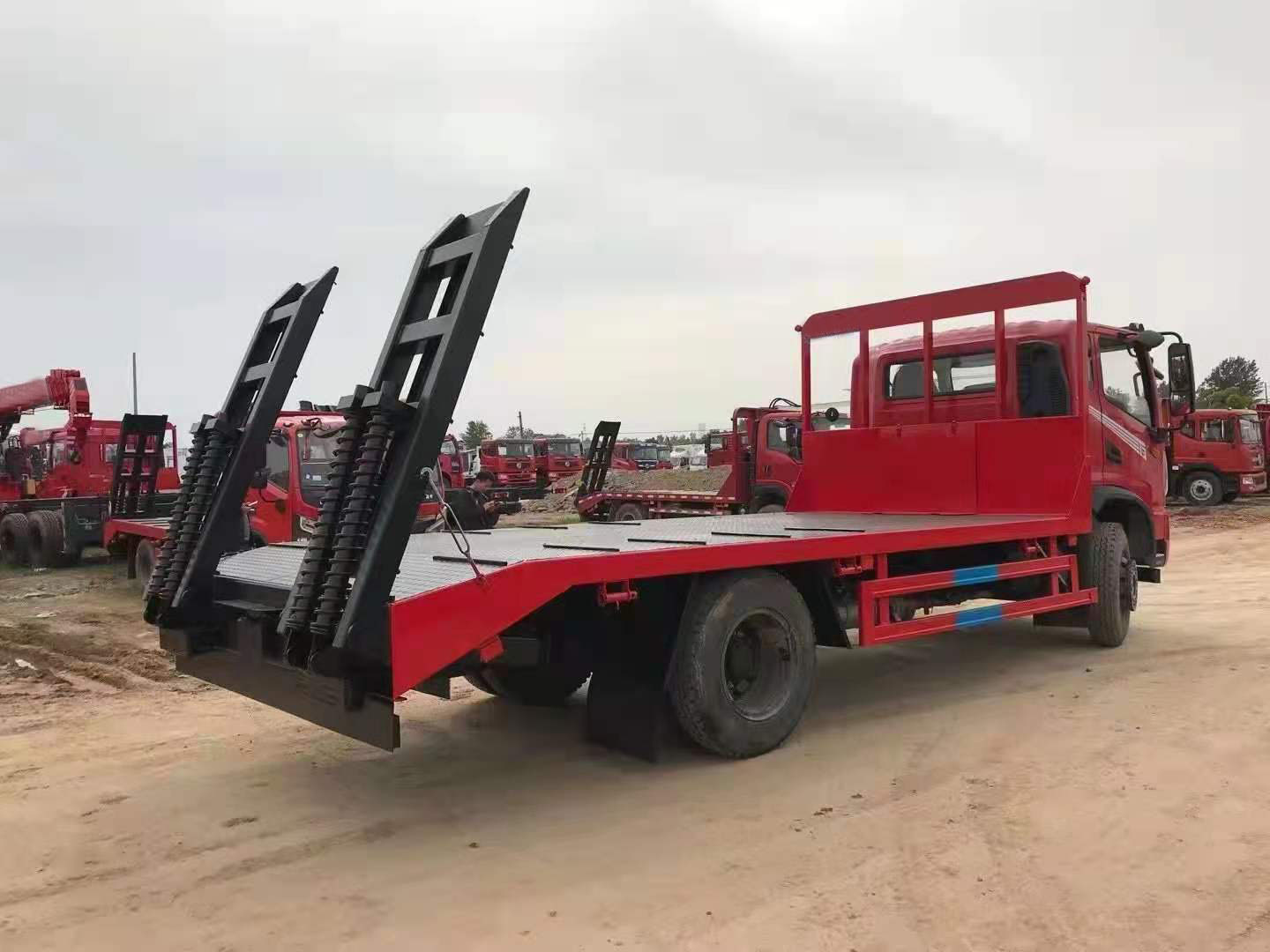 國六東風(fēng)華神T3單橋平板運(yùn)輸車圖片