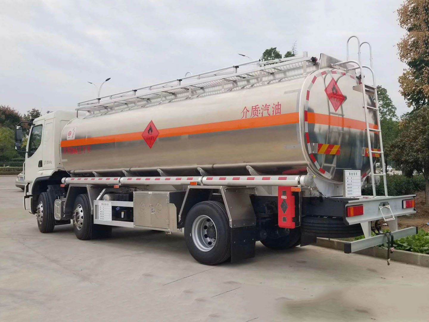 國六東風(fēng)柳汽乘龍鋁合金運油車