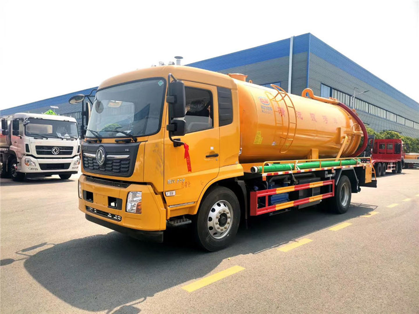 國(guó)六東風(fēng)天錦清洗吸污車