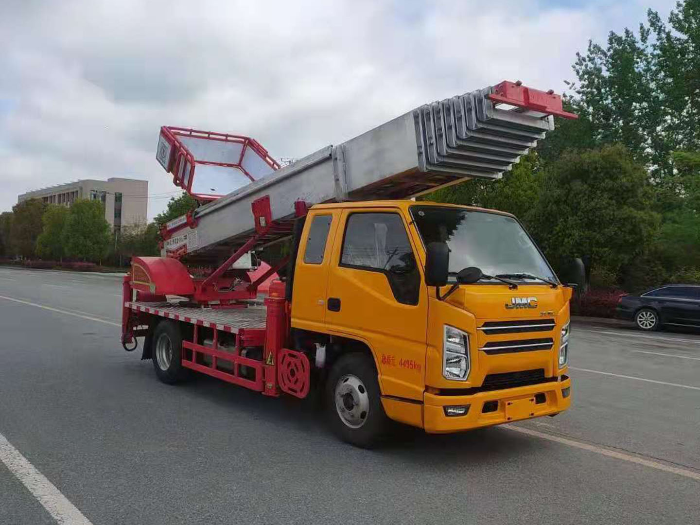 國(guó)六江鈴36米云梯車(chē)