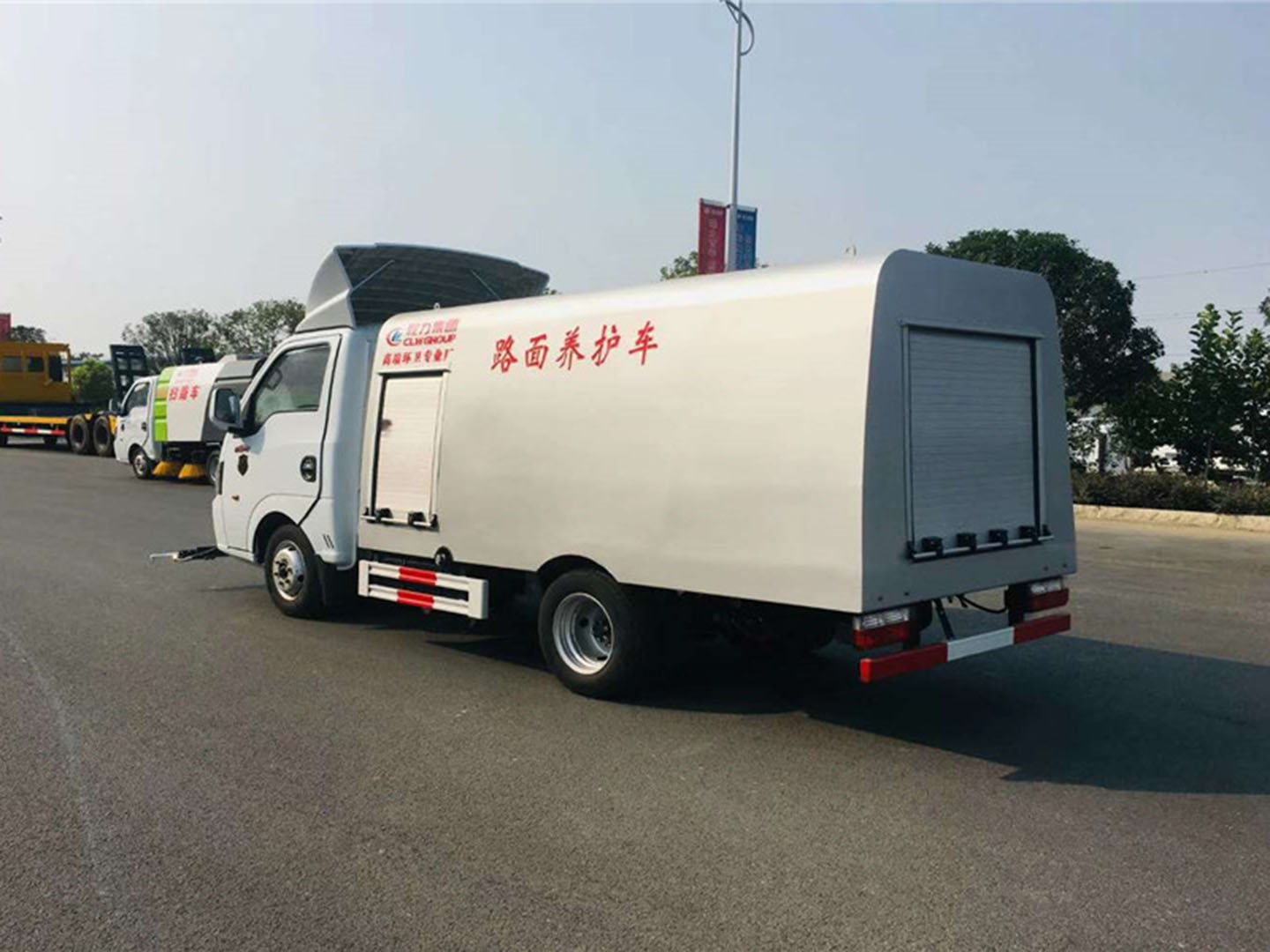 東風(fēng)途逸路面養(yǎng)護車