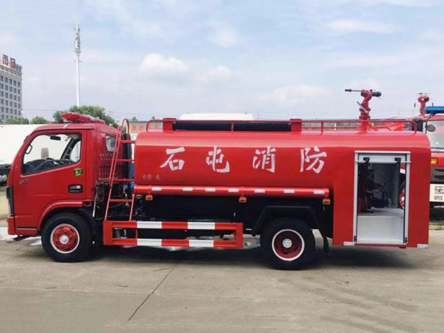 國(guó)六東風(fēng)多利卡D6消防灑水車(chē)圖片
