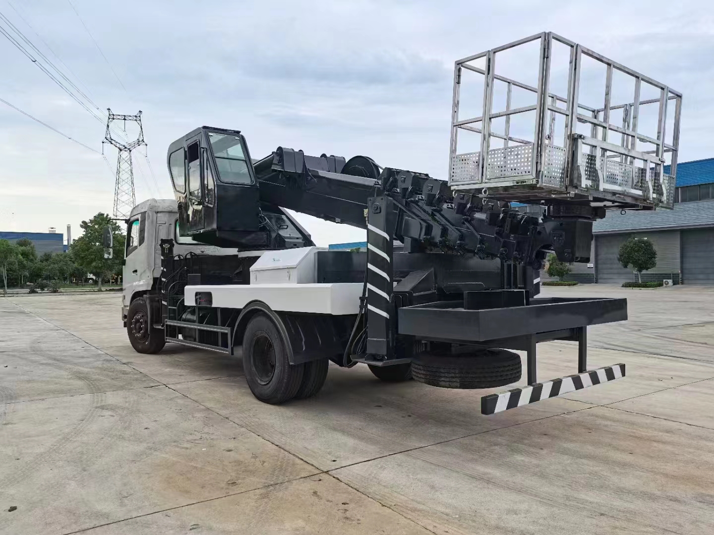 國(guó)六東風(fēng)天錦45米高空作業(yè)車(chē)圖片