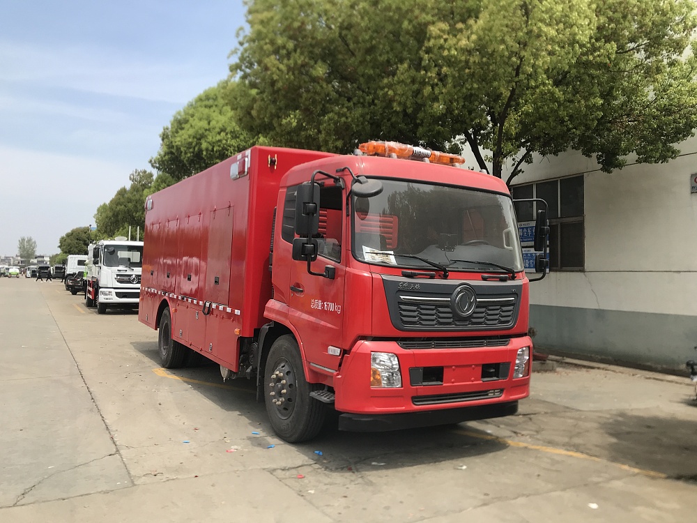 東風(fēng)天錦大流量排水搶險(xiǎn)車(chē)