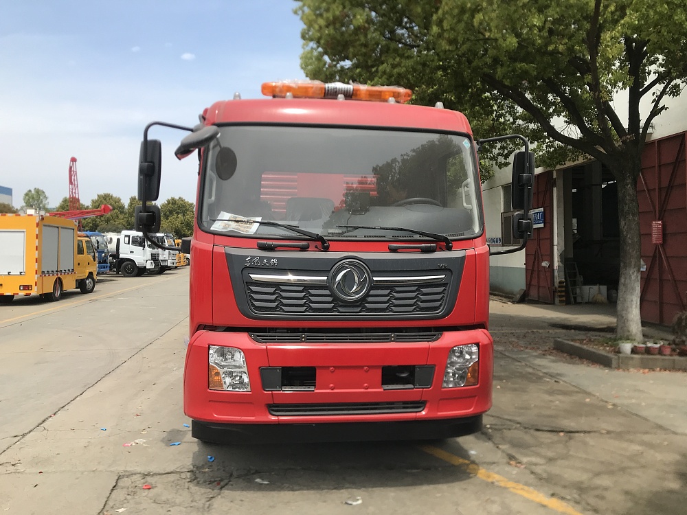 東風(fēng)天錦大流量排水搶險(xiǎn)車(chē)