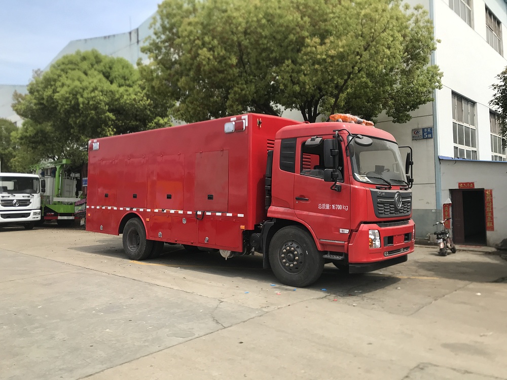 東風(fēng)天錦大流量排水搶險(xiǎn)車(chē)