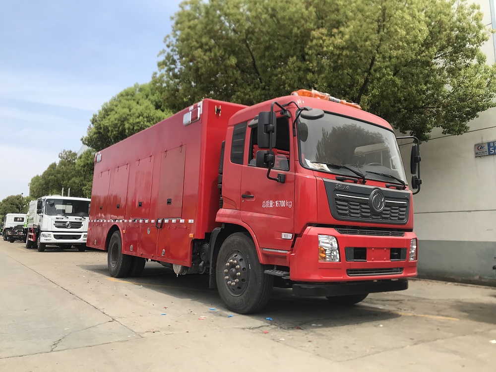 東風(fēng)天錦大流量排水搶險(xiǎn)車(chē)