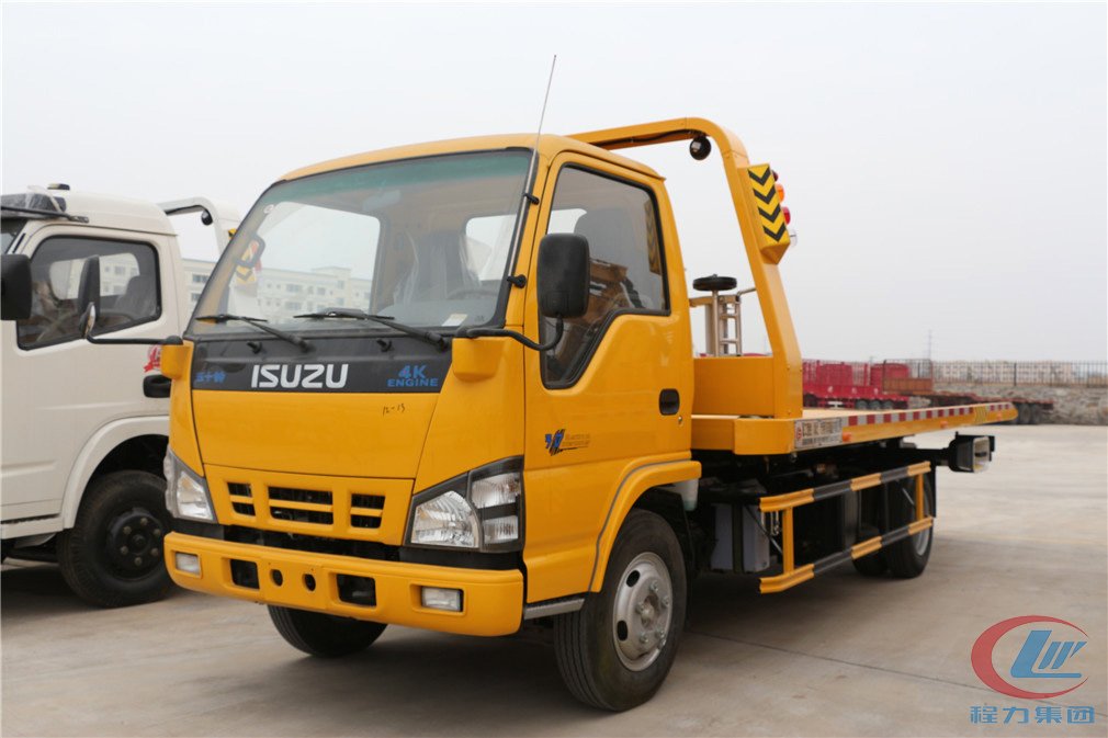 程力集團(tuán)五十鈴一拖二清障車(chē)側(cè)面圖