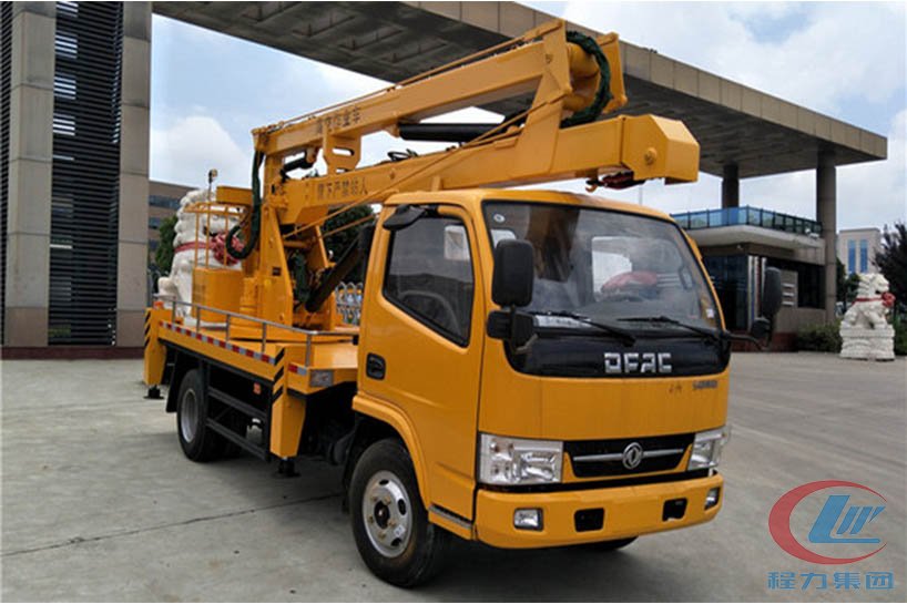 程力東風12米藍牌高空作業(yè)車側面圖