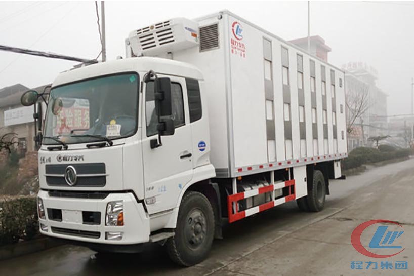 湖北程力天錦恒溫型畜禽運(yùn)輸車(chē)側(cè)面圖