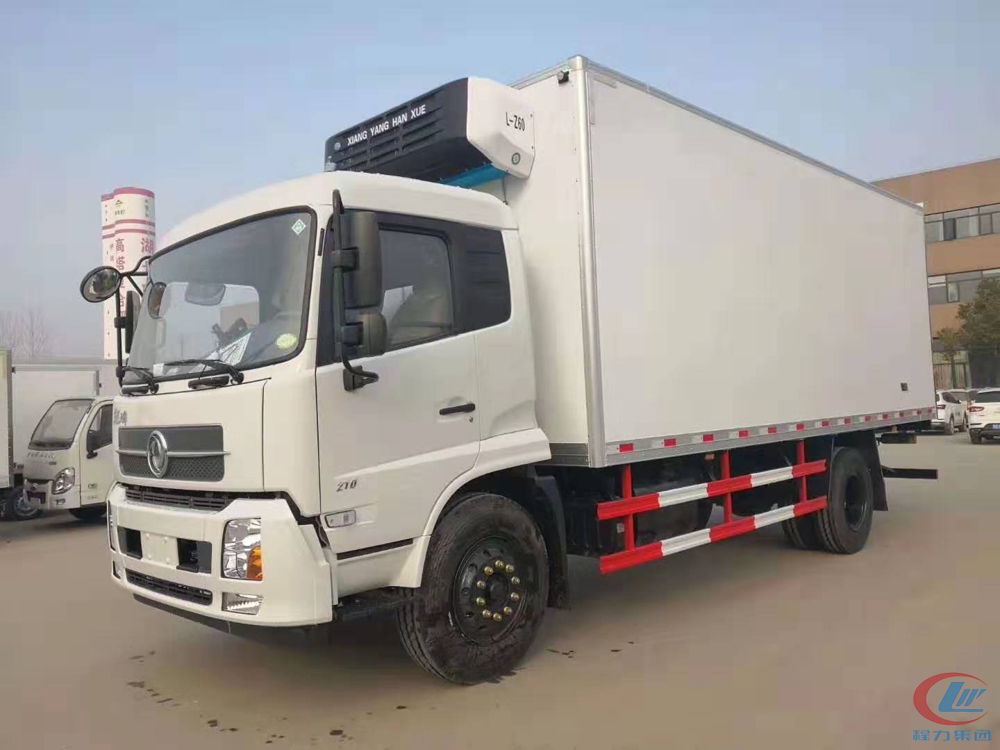 東風(fēng)天錦肉鉤冷藏車(chē)
