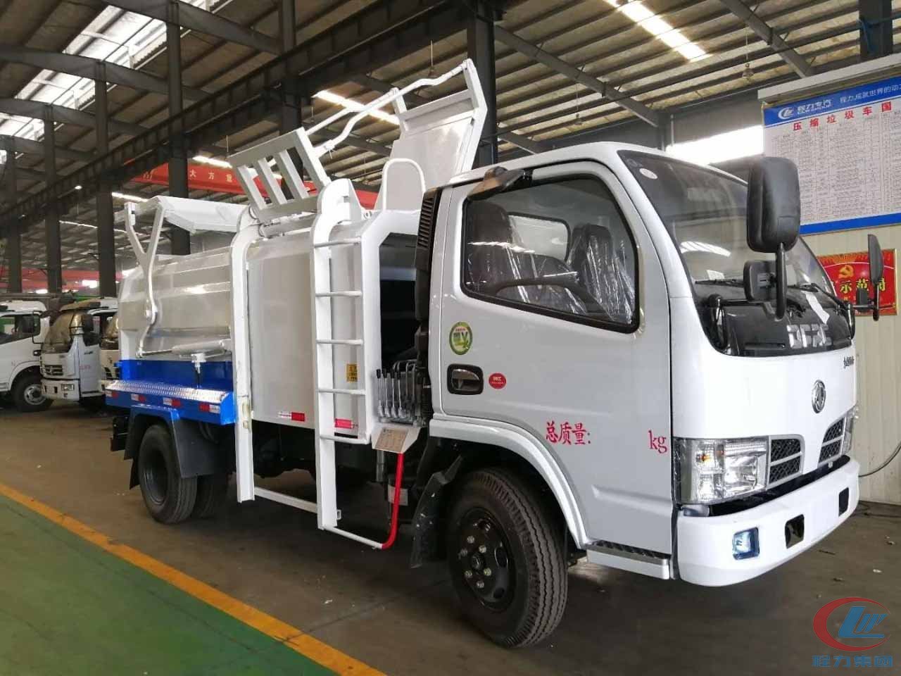 掛桶式垃圾車(chē)