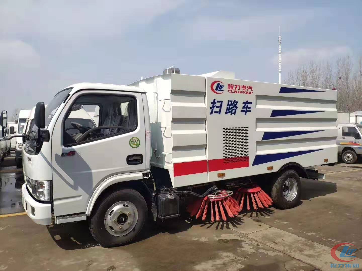 程力威牌國(guó)五東風(fēng)小多利卡D6掃路車(chē)