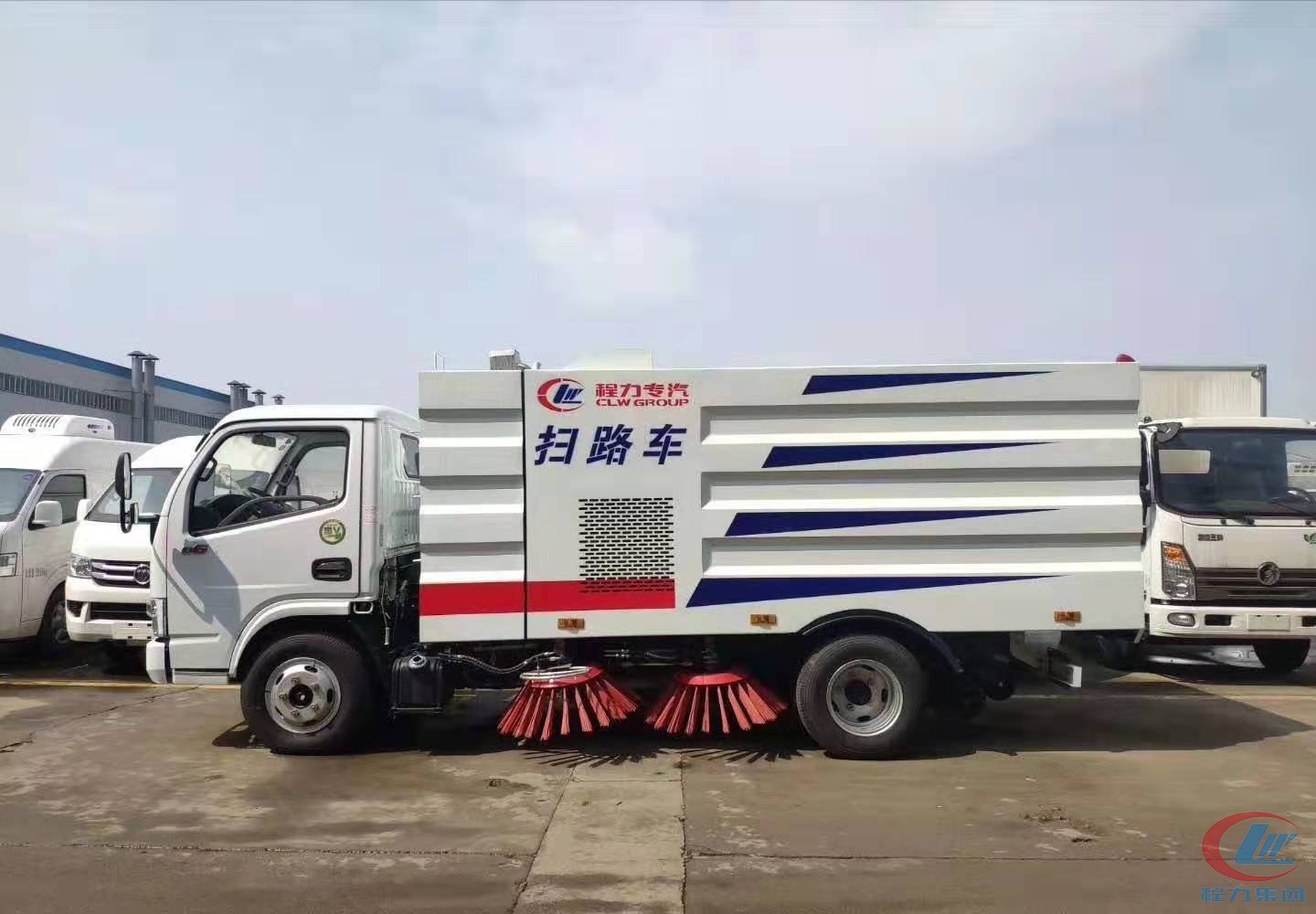 程力威牌國(guó)五東風(fēng)小多利卡D6掃路車(chē)