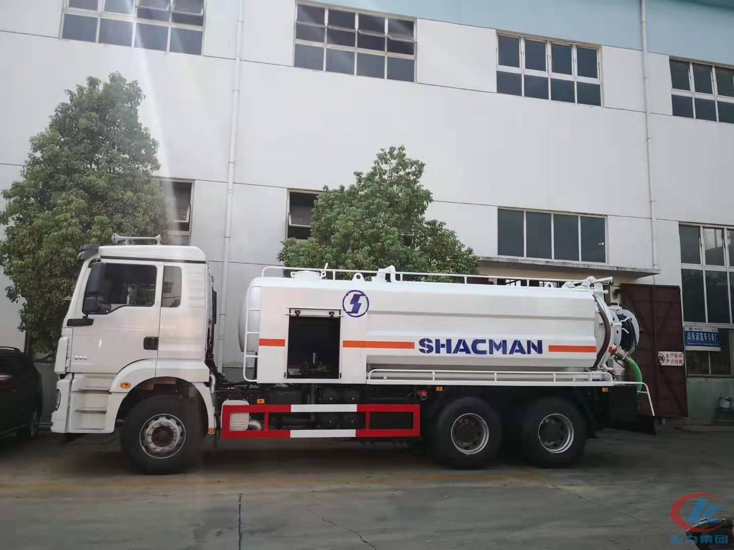 陜汽后八輪清洗吸污車(chē)