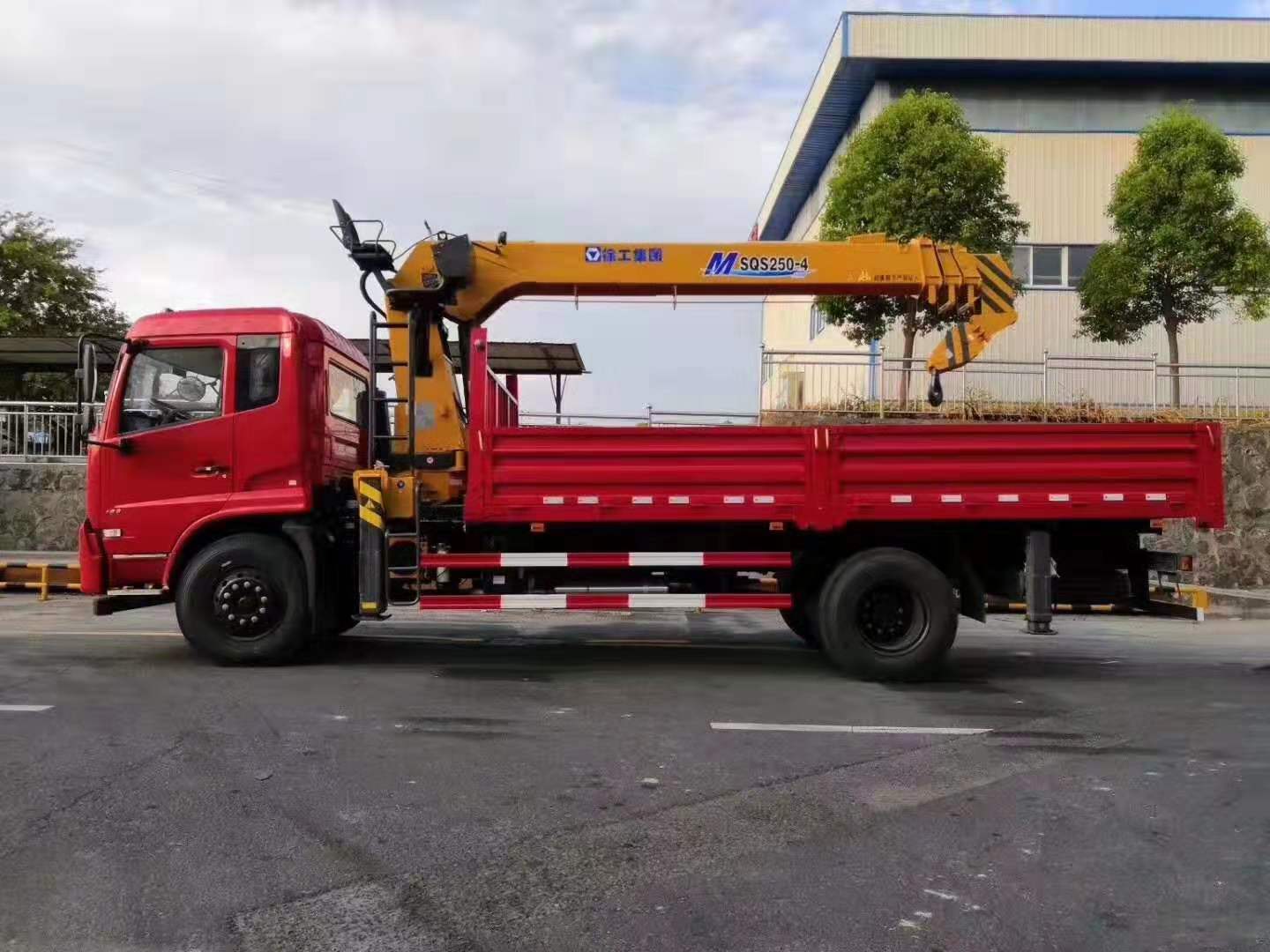 東風(fēng)天錦隨車吊徐工吊機