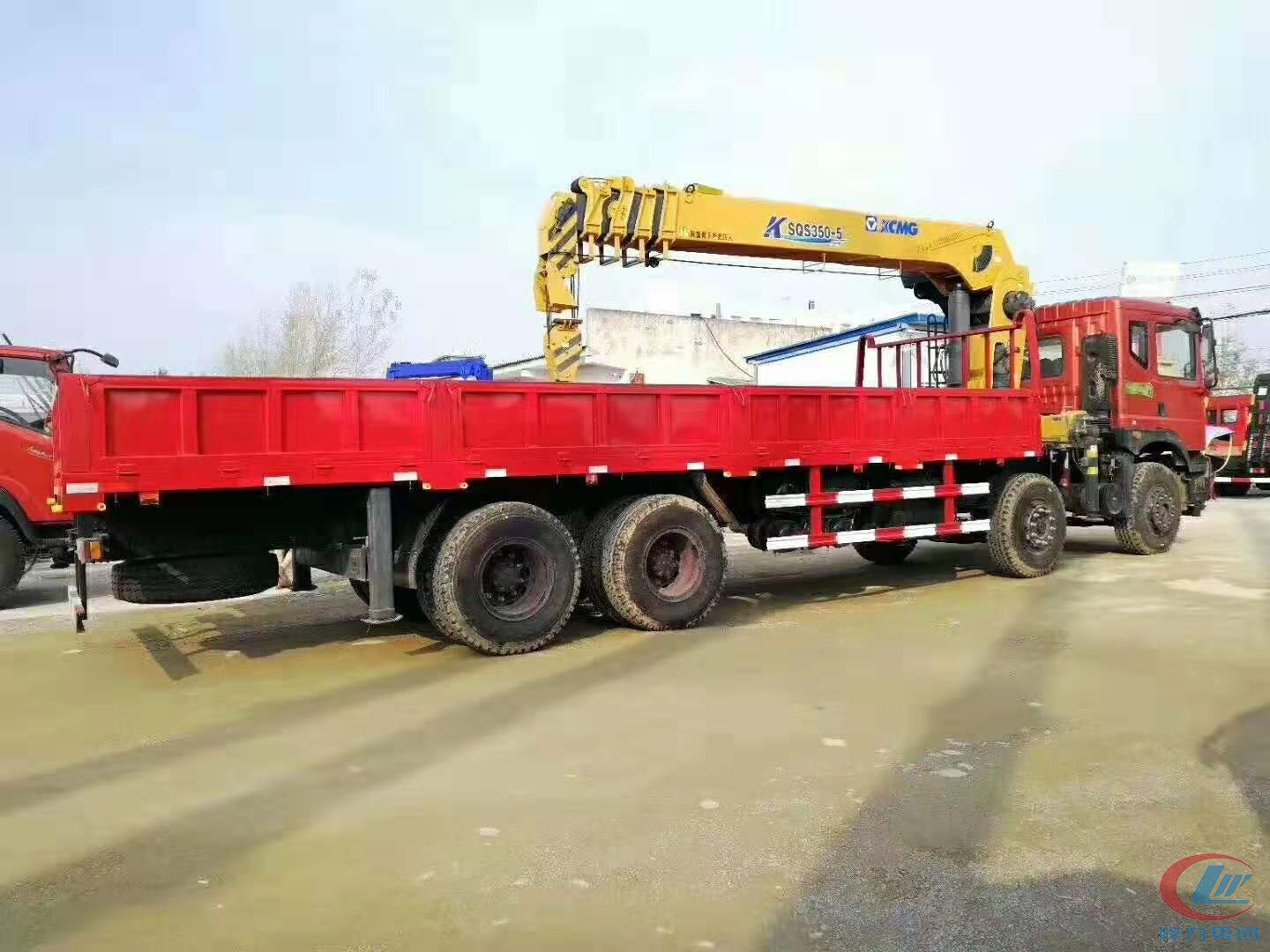 湖北程力東風特商16噸隨車吊側(cè)面圖