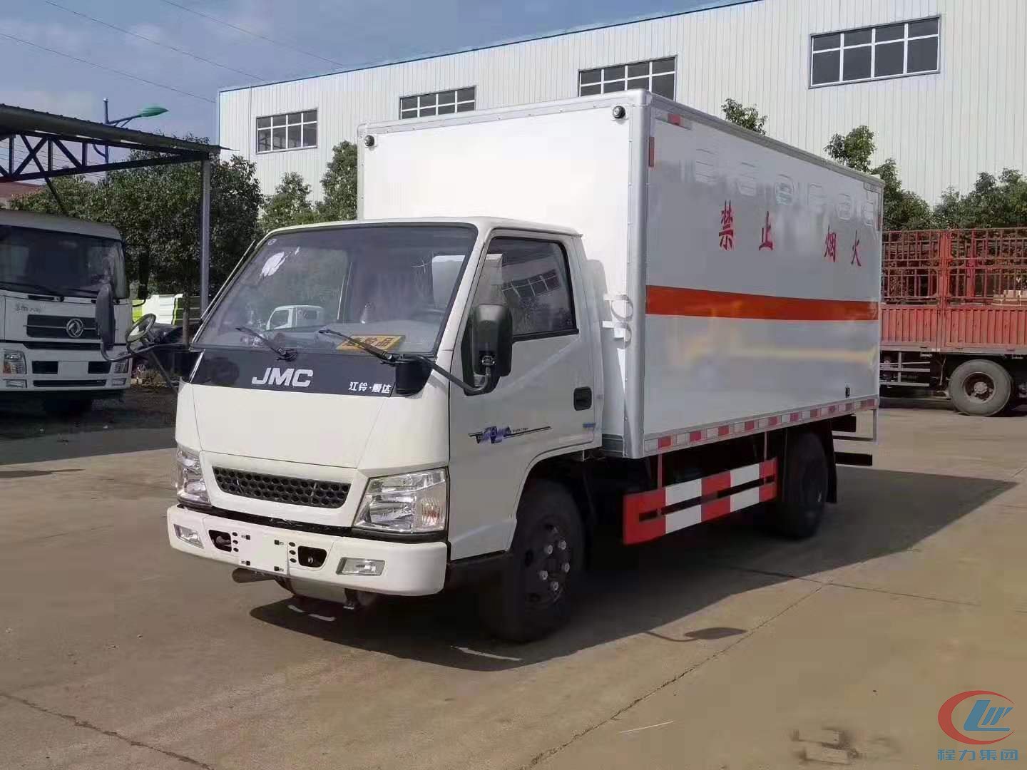江鈴危險(xiǎn)品廂式運(yùn)輸車(chē)