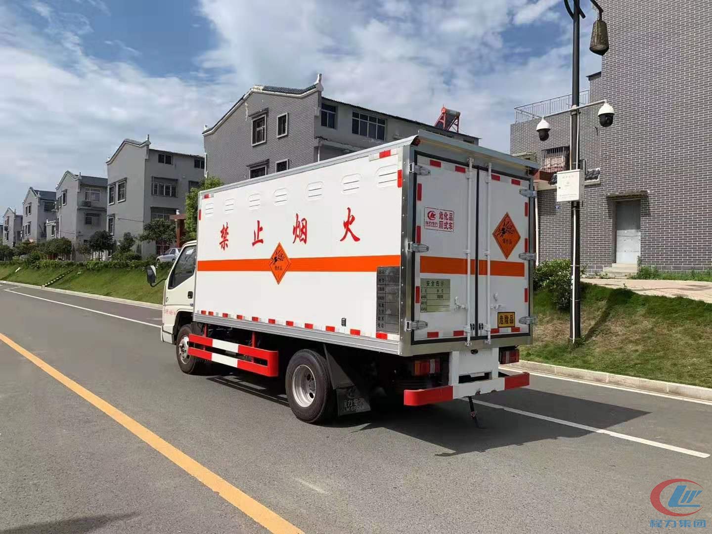 國(guó)六江鈴危險(xiǎn)品運(yùn)輸車(chē)，江鈴國(guó)六防爆車(chē)