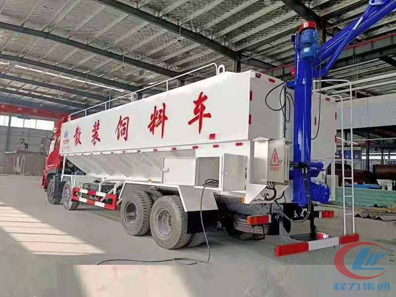 東風(fēng)天龍飼料車(chē)側(cè)面圖