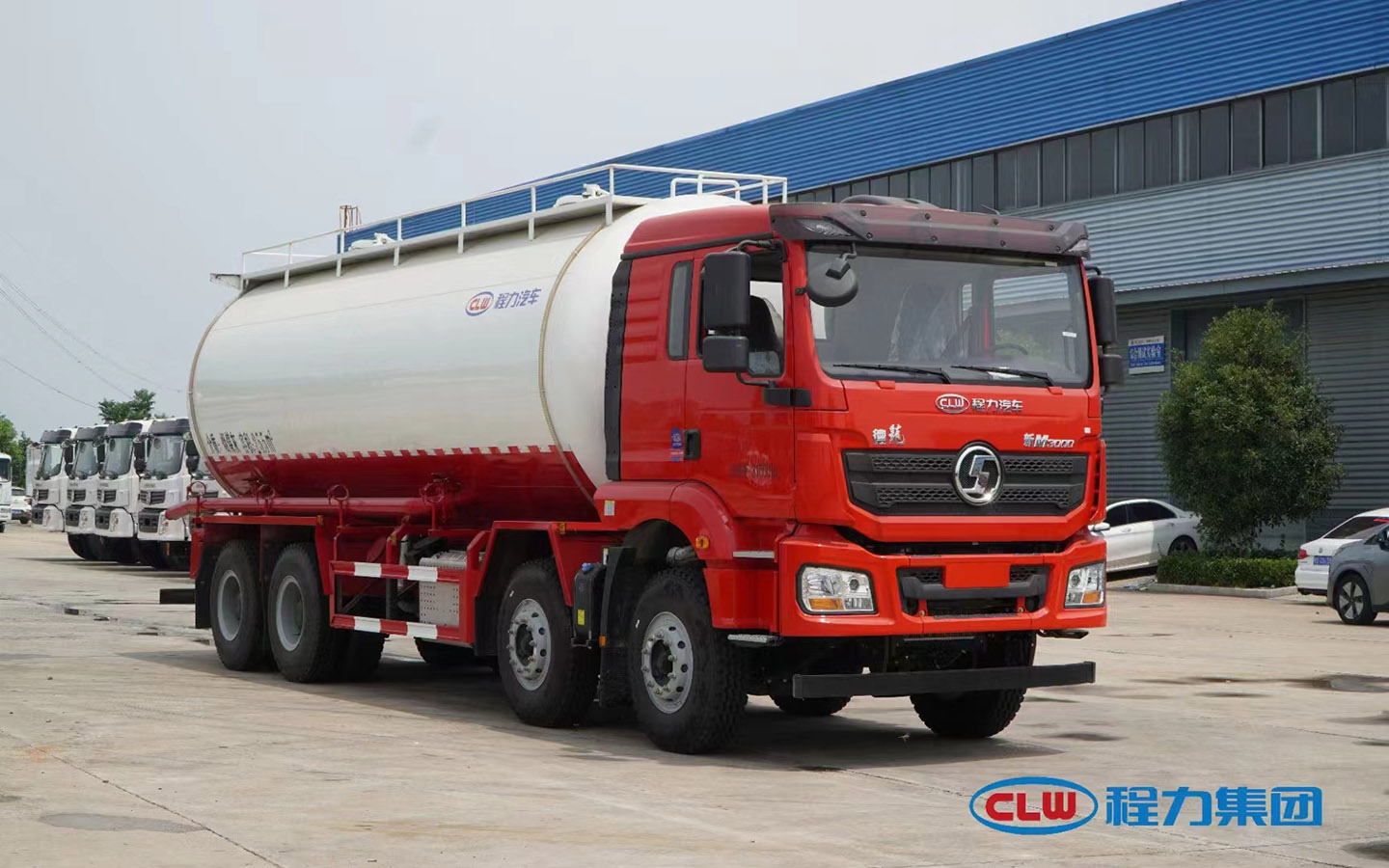 國(guó)六陜汽德龍前四后八低密度粉粒物料運(yùn)輸車